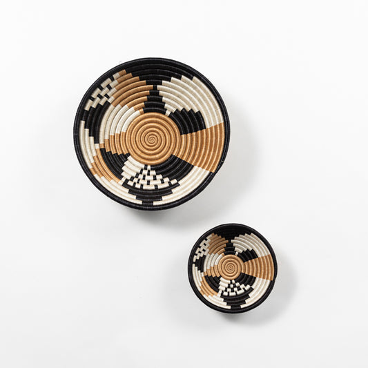 Handwoven Sisal Bowl – Boutique Artisan Decor from Rwanda.